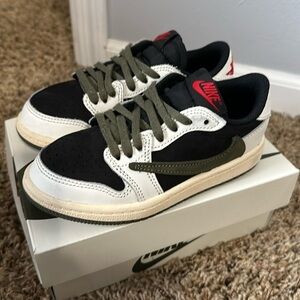 Travis Scott Jordan 1 Olive